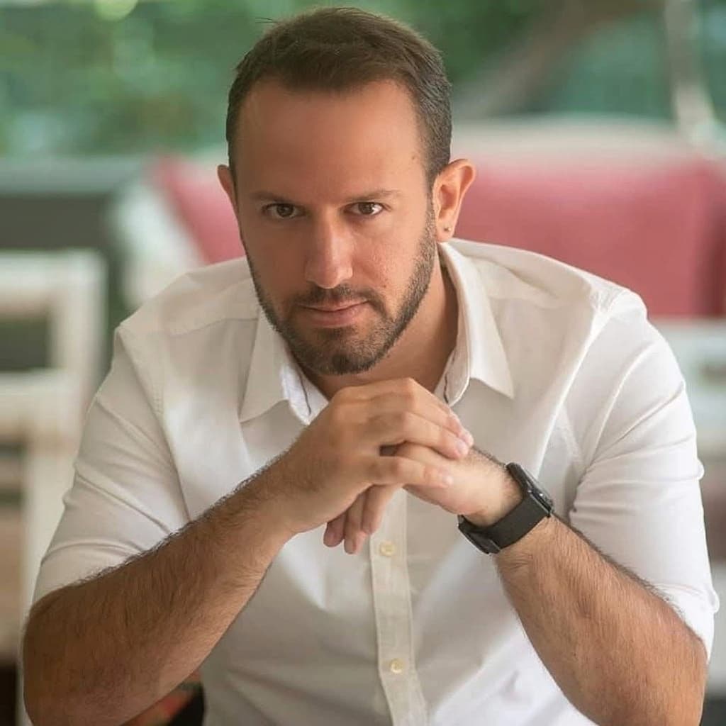 Απόστολος Καρανικόλας
